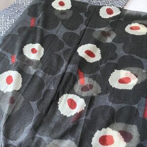 EUC Marimekko Fiore Unikko oblong scarf